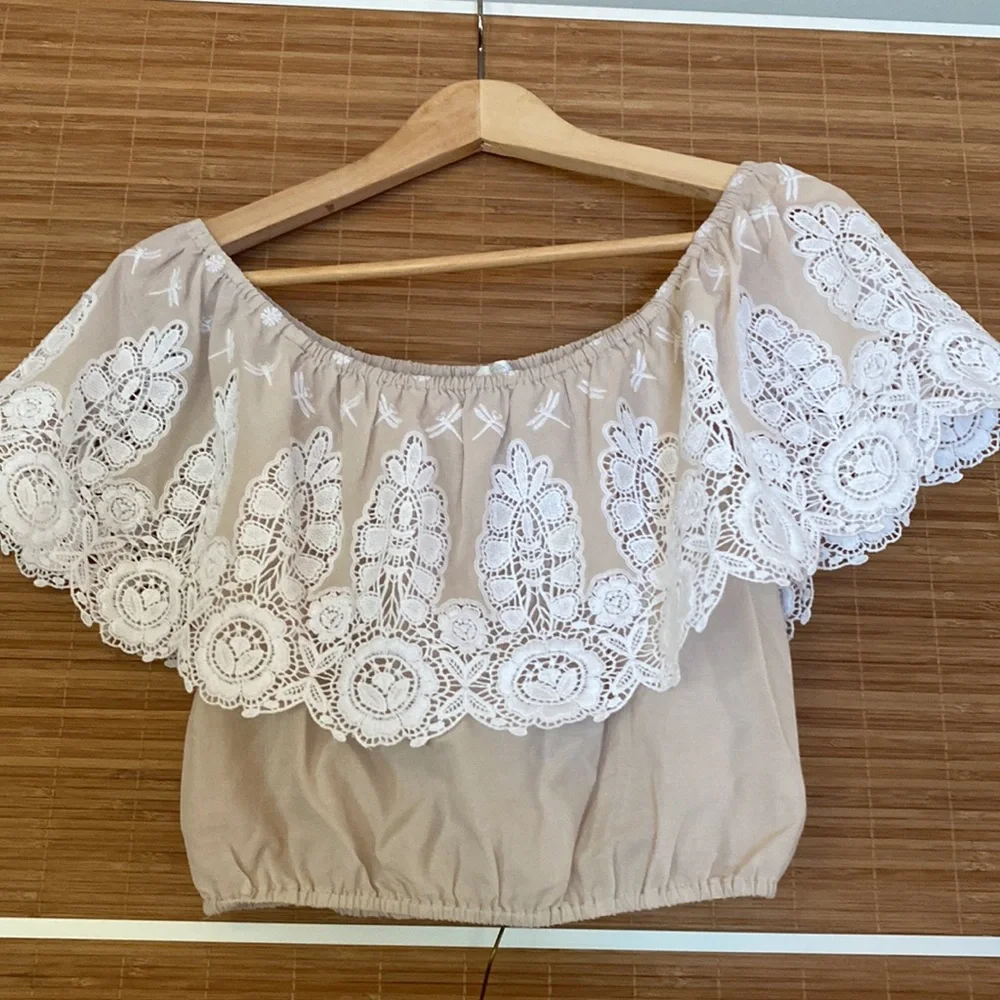 Miguelina Crop top and skirt. - Picture 2 of 8